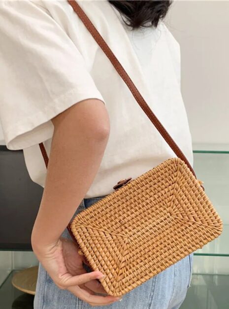 Sac-a-main-rectangulaire-en-rotin-pour-femmes2 Sac-a-main-rectangulaire-en-rotin-pour-femmes2