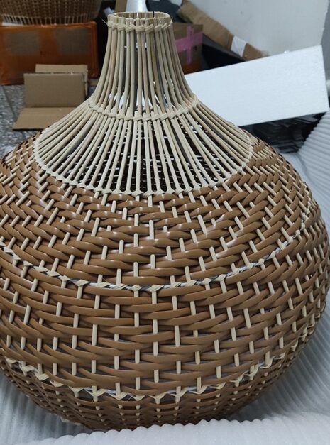 lampe-suspendue-en-rotin-vintage-a-design-retro-2 lampe-suspendue-en-rotin-vintage-a-design-retro-2